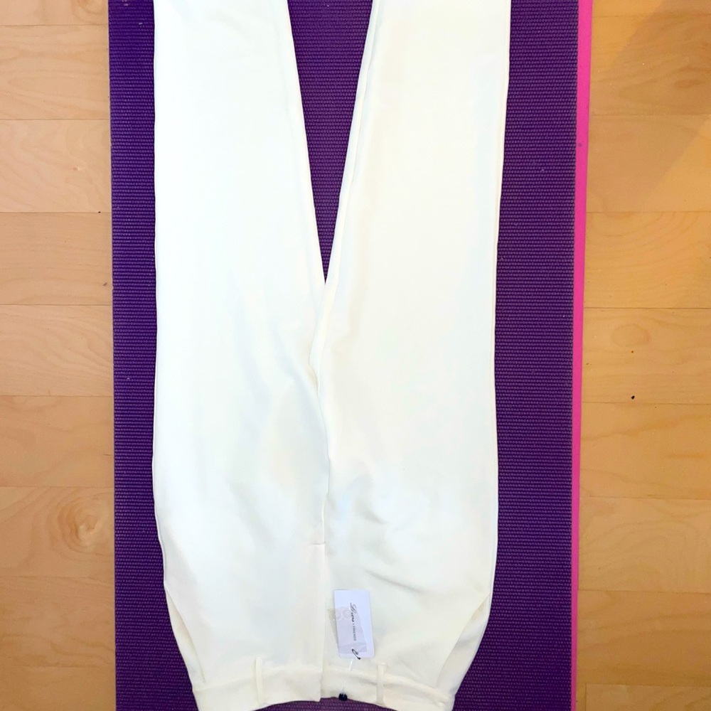Lovers & Friends off white slack pant relaxed fit